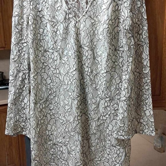 WAYF DRESS SIZE S - Picture 7 of 8